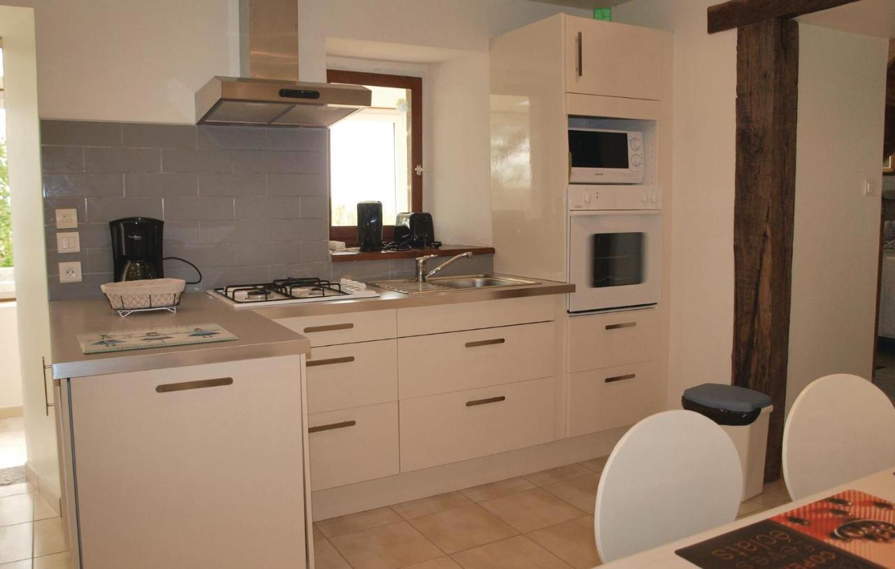 2 Bedroom Awesome Home In Mantallot Luaran gambar