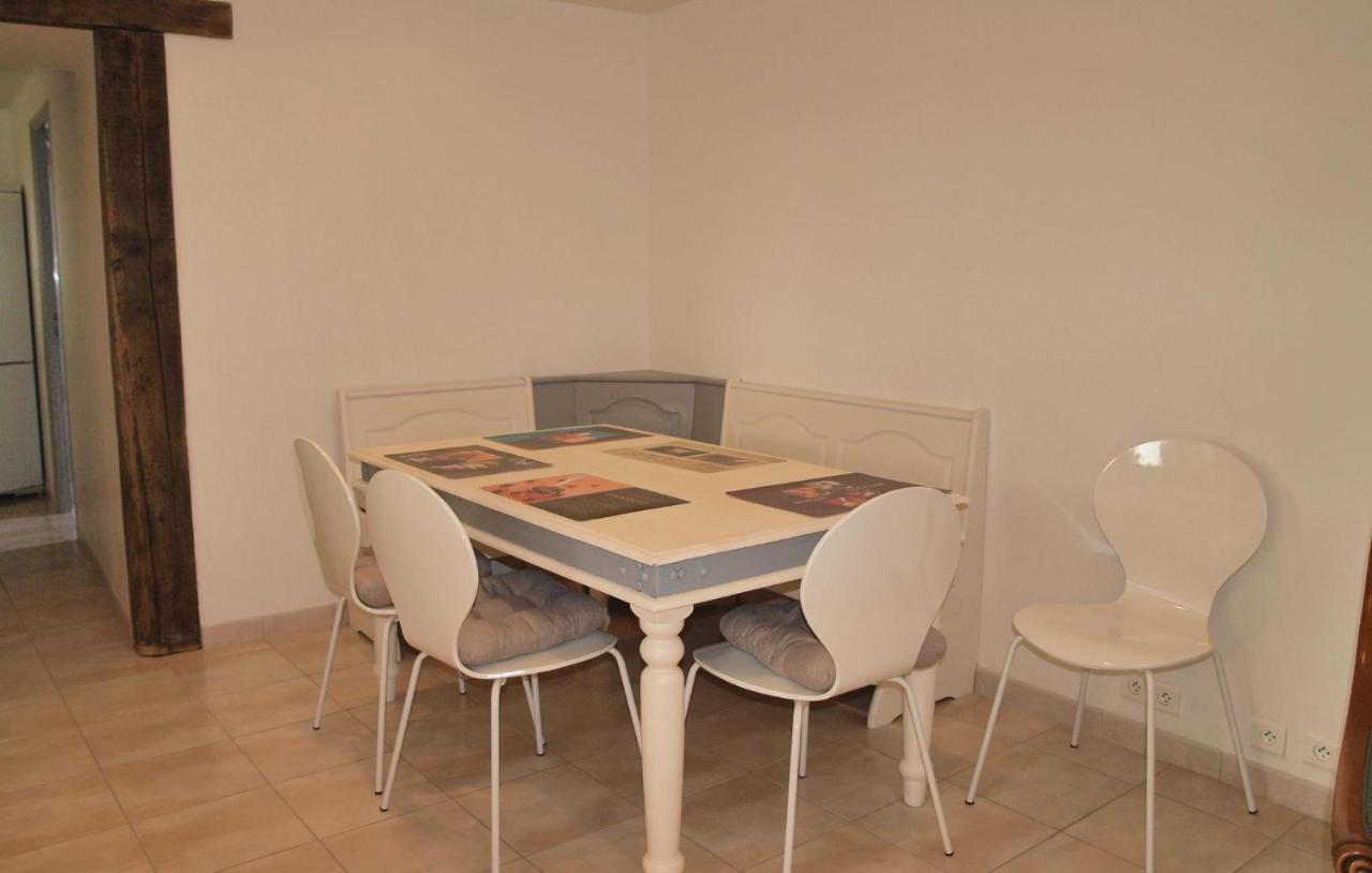 2 Bedroom Awesome Home In Mantallot Luaran gambar