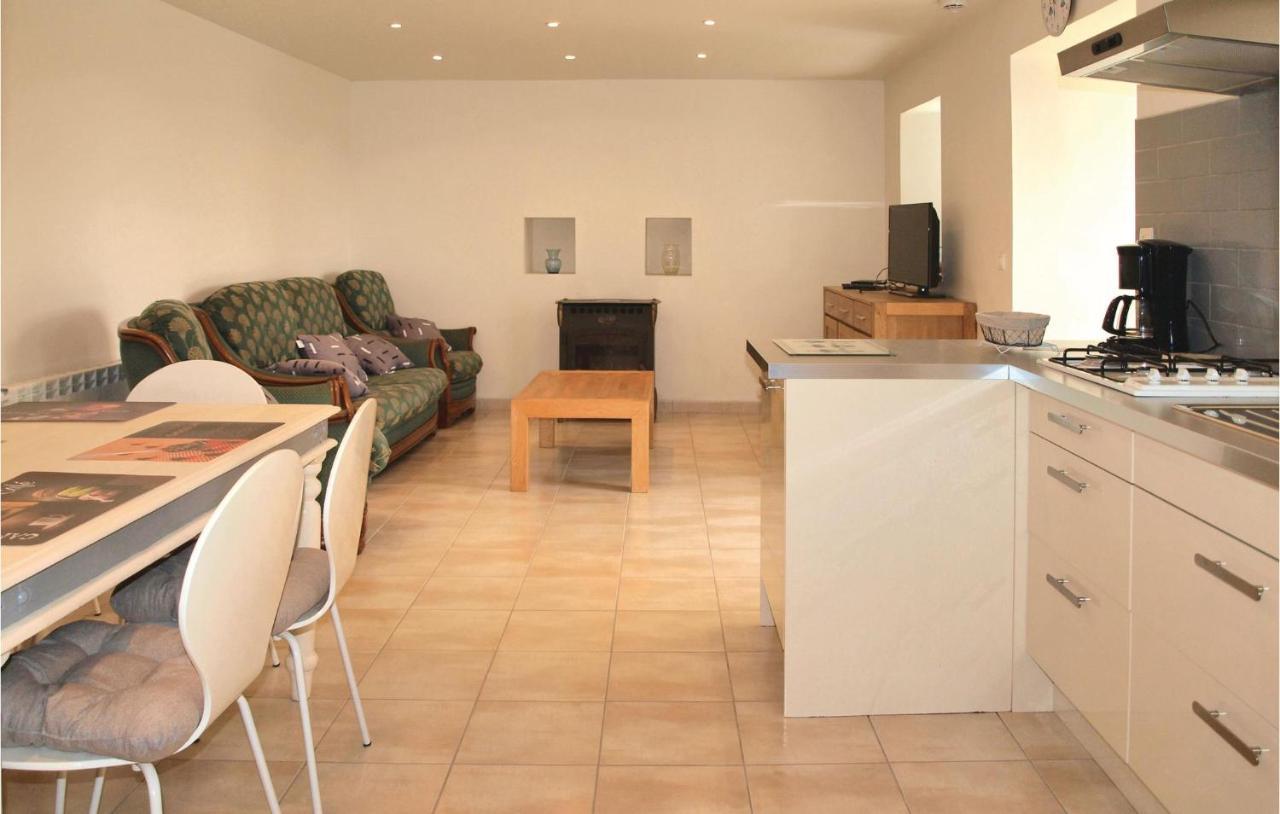 2 Bedroom Awesome Home In Mantallot Luaran gambar